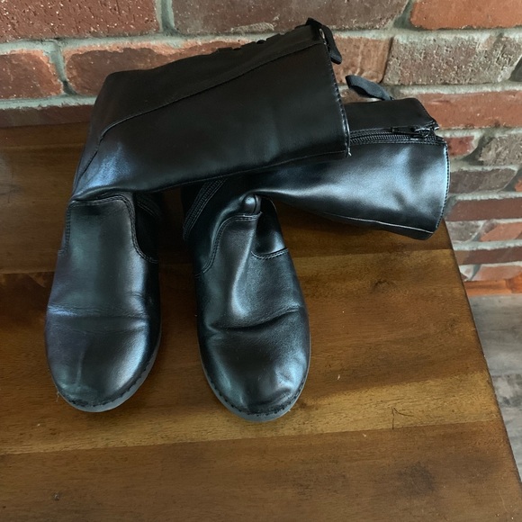 Tucker + Tate Tall Boots with side zipper closure - Picture 3 of 6
